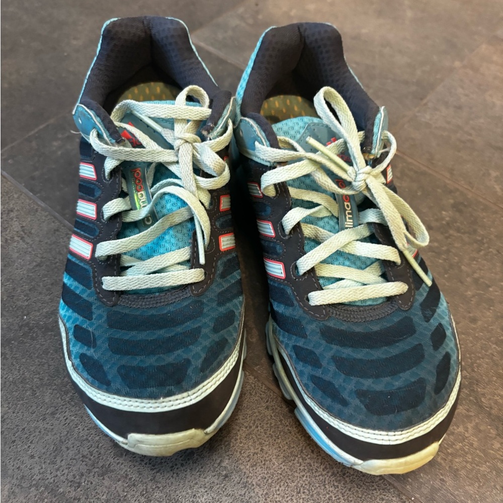 Adidas blue runner very light